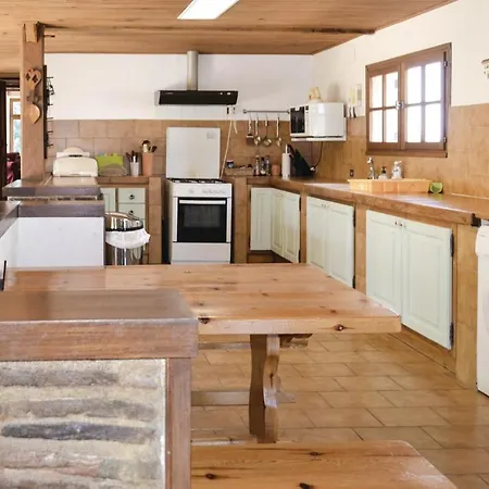 Cozy In Eglise Neuve Dissac Holiday home