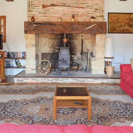 Holiday home Cozy In Eglise Neuve Dissac *