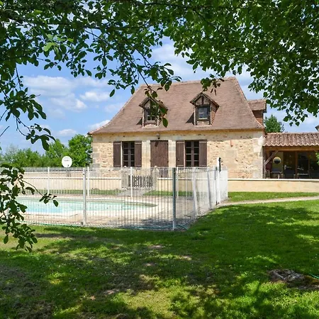 Cozy In Eglise Neuve Dissac Holiday home *