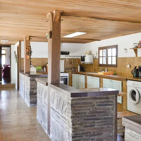 Cozy In Eglise Neuve Dissac Holiday home