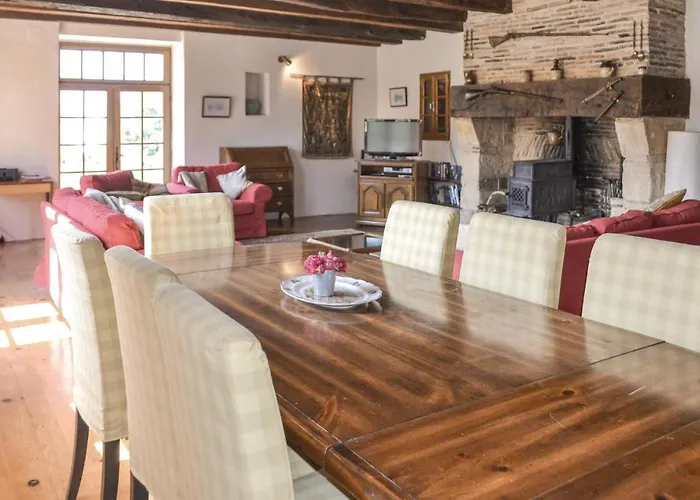 Vakantiehuis Cozy In Eglise Neuve D'issac La Visayre