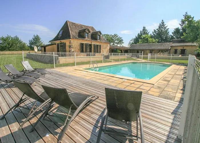 Cozy In Eglise Neuve D'issac Vakantiehuis